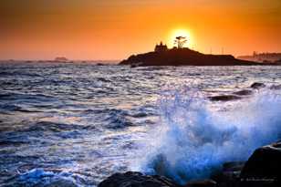 Lighthouse splash 2-9498.jpg Lighthouse splash 2-9498.jpg